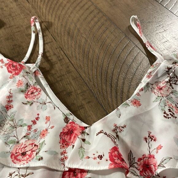 Boho Cropped Ruffle Blouse is Perfect Summer Blouse. Ready for Vacation 🛩 - Picture 3 of 16